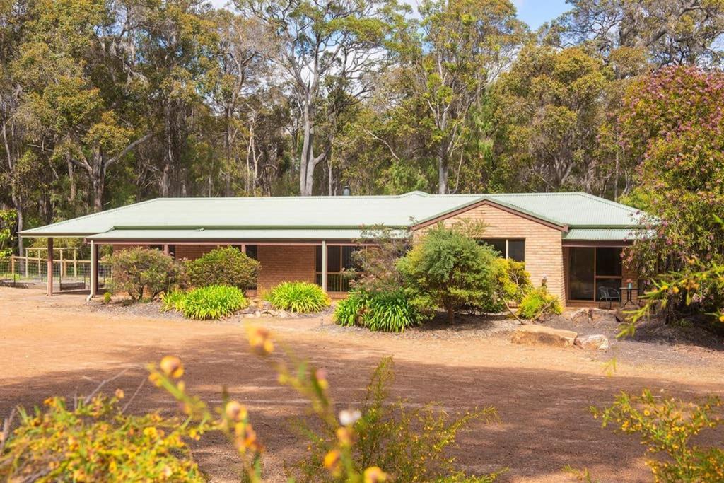 Mansfield Retreat - In Town - Margaret River Bagian luar foto