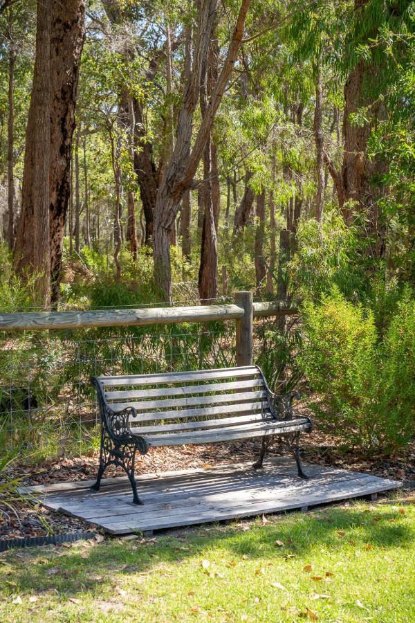Mansfield Retreat - In Town - Margaret River Bagian luar foto
